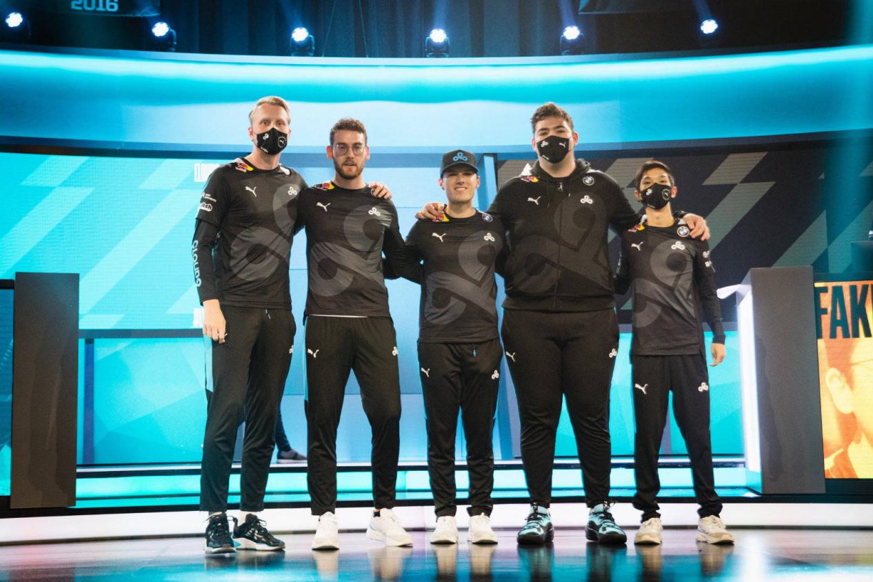 开云体育官网-TSM轻取IG，Perkz极限生还后反打宿命之战四强赛，技惊四座