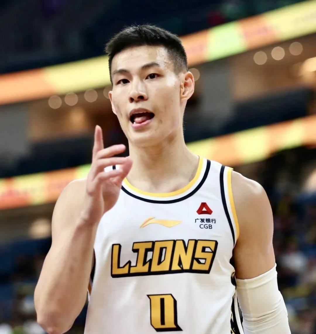 韩国队险胜印度队，黄鸭组合带队取胜